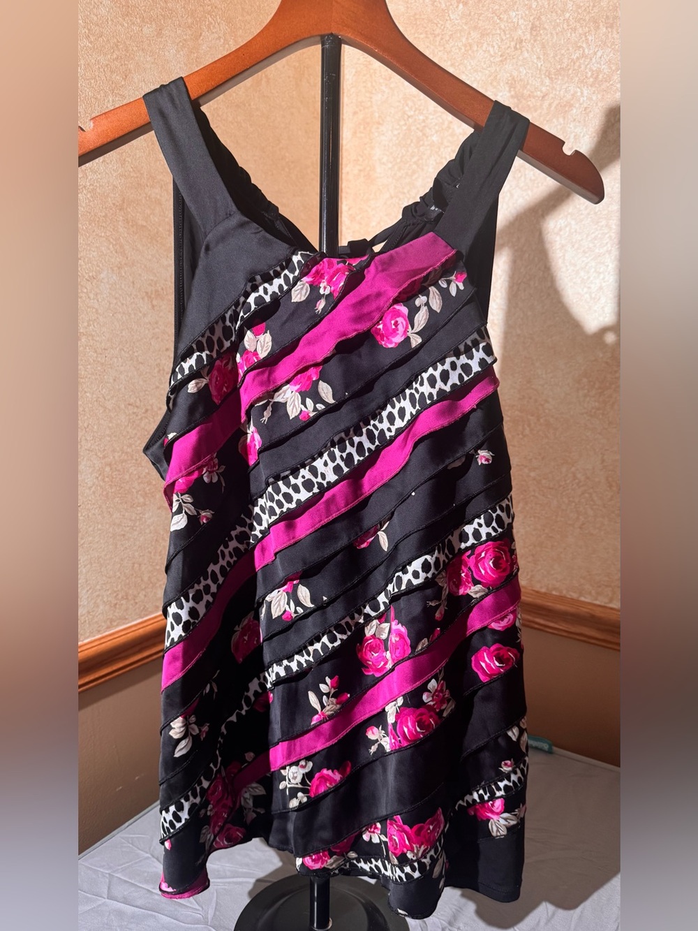White House Black Market Fuchsia Floral & Animal Stripe sleeveless top size XL